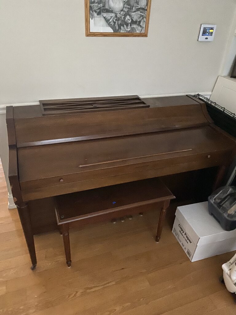 Piano 768x1024