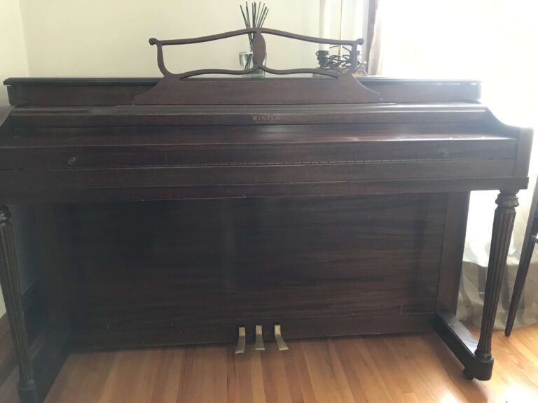 Winter brand piano 768x576