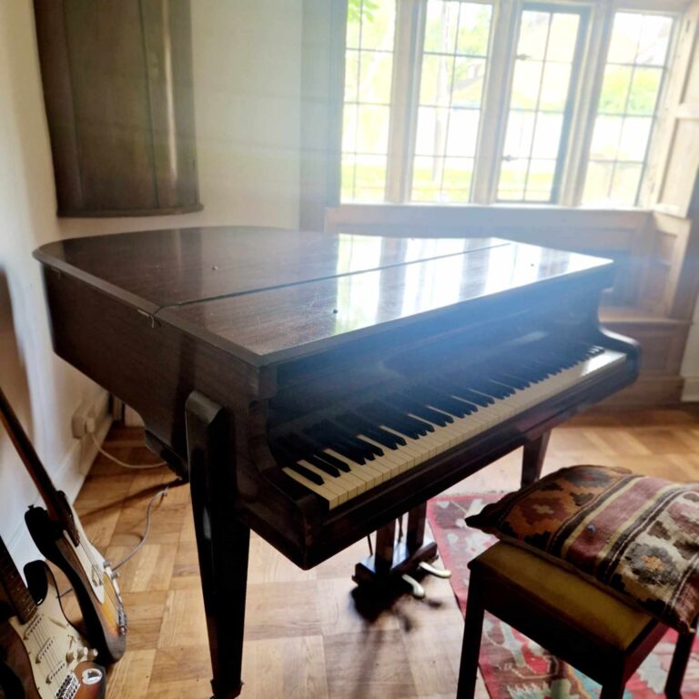 Baby Grand Piano 1 768x768